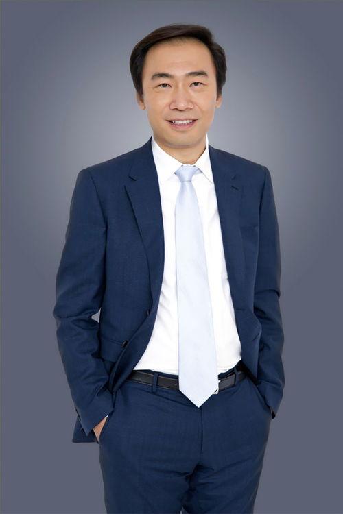 邓 明星,璀璨星途与公益事业的璀璨人生